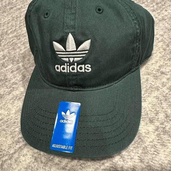 Brand new adjustable Adidas Forest Green Cap - Picture 1 of 5